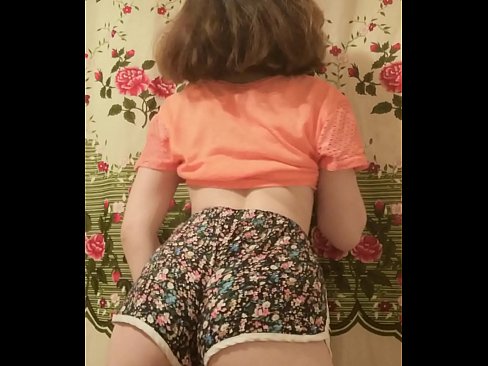 ❤️ Una ghjovana sexy si spoglia i pantaloncini davanti à a camera ❤️ Sluts à noi % co.sex-porntube.ru% ❌